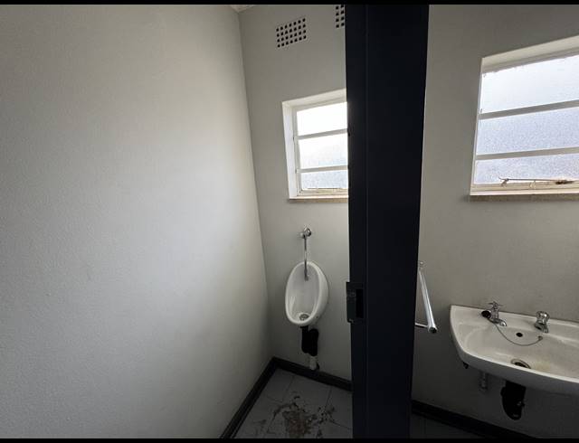 400M² WAREHOUSE TO LET IN WYNBERG